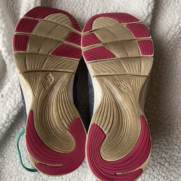 New Balance pink, teal and gray sneakers size 8.5 - Picture 8 of 9